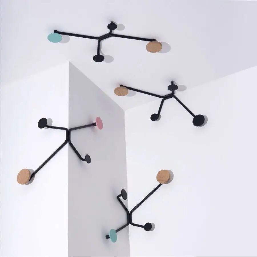 Kleiderbügel und Leisten